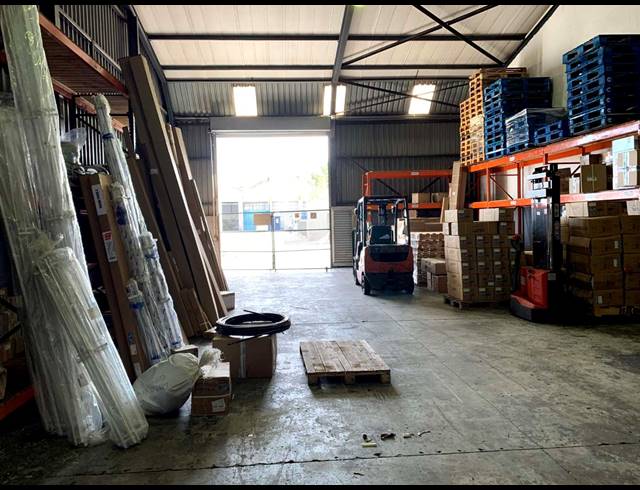 230M² FACTORY TO LET IN GOODWOOD CENTRAL